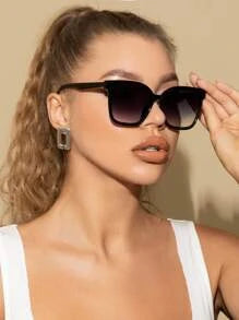 Shein - 1pc Women Square Fashionable Plastic Classic Travel Sunglasses