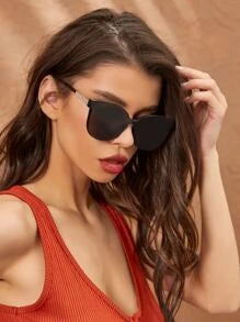 Shein - 1pair Classic Lens Sunglasses For Outdoor Elegant Sunglasses