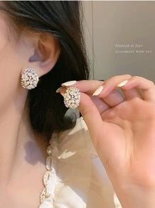 Shein - Vintage Style Faux Pearl & Rhinestone Decor Flower Stud Earrings, Korean Fashionable Minimalist Earrings