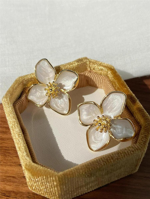 Shein 1 Pair Trendy Luoshen Needle Flower Drop Glaze White Flower Earrings for Women Daily Wear Accessory