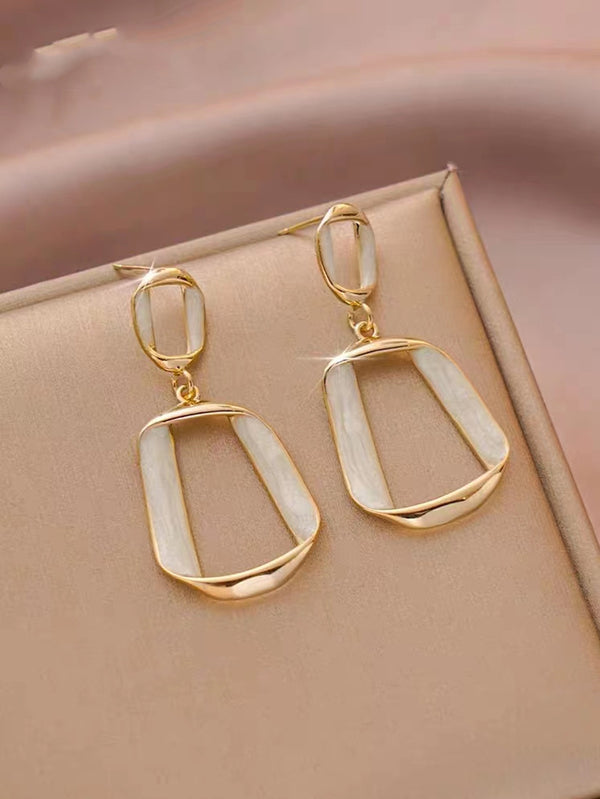 Shein - 2023 New Arrival Long & Flexible Geometric Dangle Earrings Plated Ear Jewelry, High-end & Chic