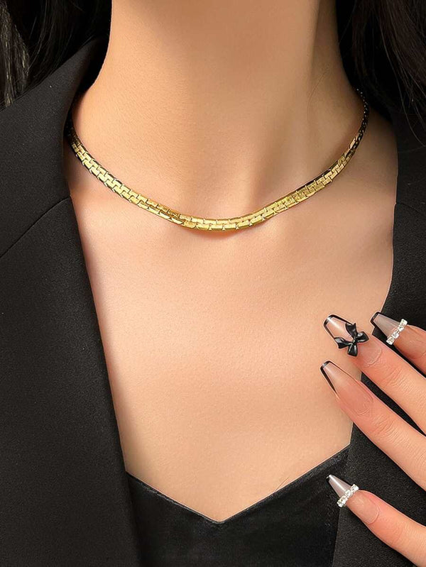 Shein Single Gold Steel Bone Snake Chain Necklace for Women, Fashion Accessory with Novelty and Versatile Fit