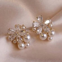 Shein - 1pair Fashionable Popular Rhinestone & Faux Pearl Flower Stud Earrings