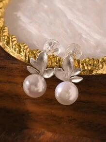 Shein - Natural Flat/Bread-Shaped Freshwater Pearl 925 Silver Leaf-Shaped Simple Pearl Stud Earrings 7-8mm