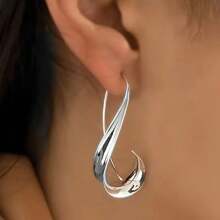 Shein - New Retro Geometric Shape Metal Musical Note Earrings