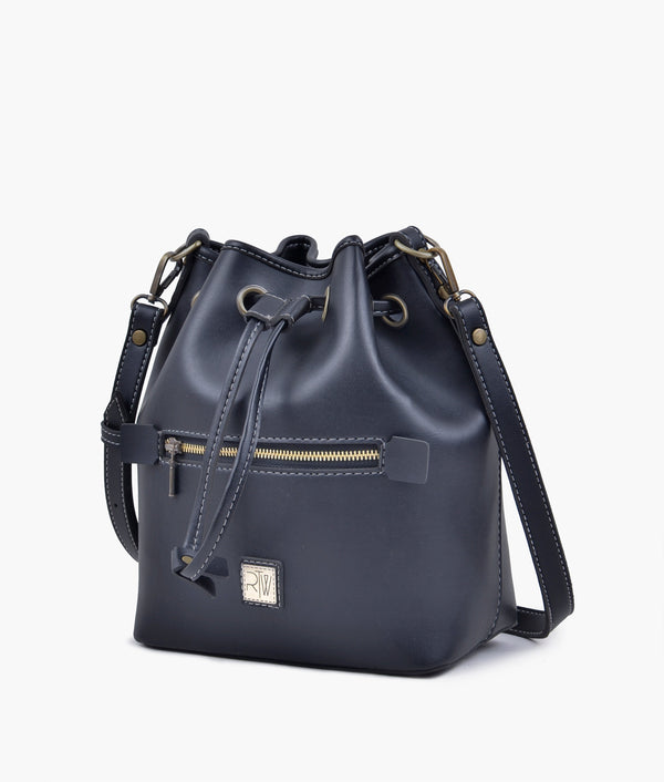 RTW - Black bucket bag with zipper pocket