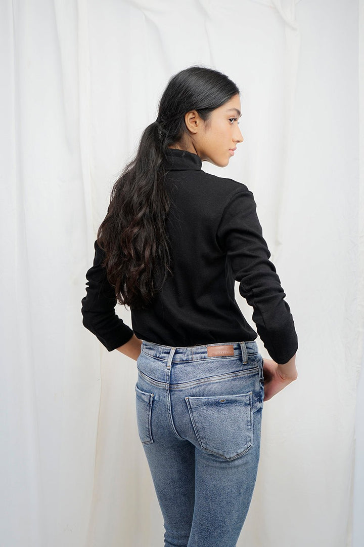 VYBE High Neck Slim Fit Basic Tee-Black