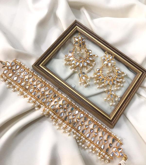 House of Jewels- Ethnic Gold Set (Choker and Earrings)